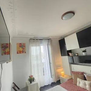 https://superbe-studio-vue-tour-eiffel.fr-paris.fr
